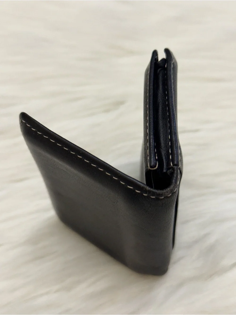 PERRY ELLIS -  BLACK GENUINE LEATHER PORTFOLIO CARDHOLDER WALLET